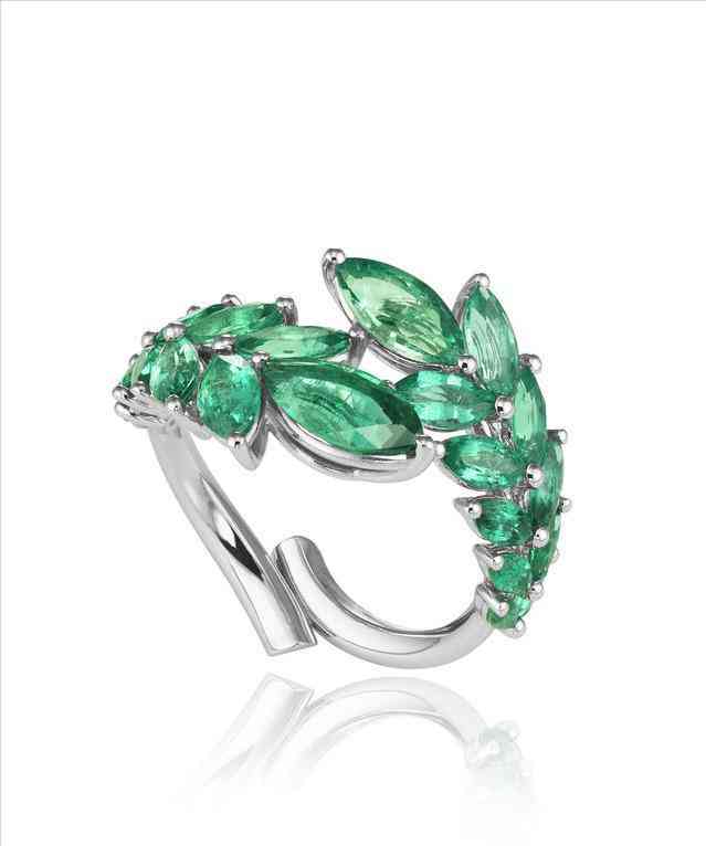 上海精美珠寶 翡翠戒指的多樣化款式與獨(dú)特設(shè)計(jì)美學(xué)